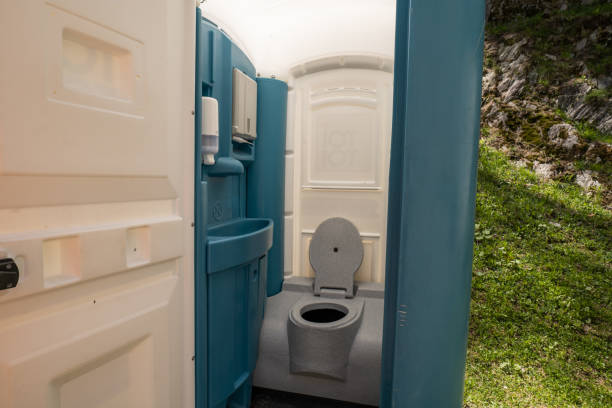 Best Portable toilet rental cost  in Springfield, IL