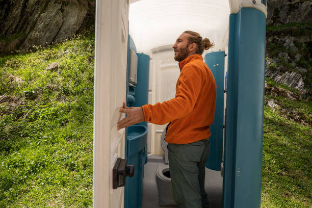 Best Portable restroom trailer rental  in Springfield, IL